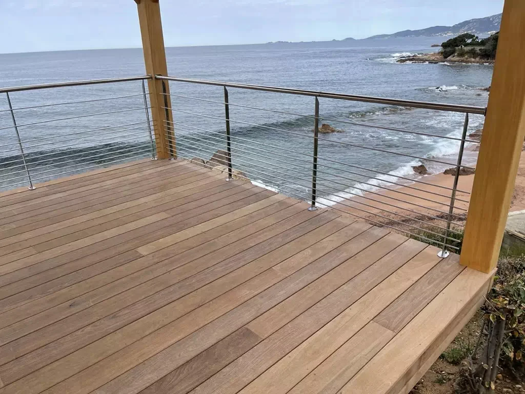 Terrasse en bord de mer