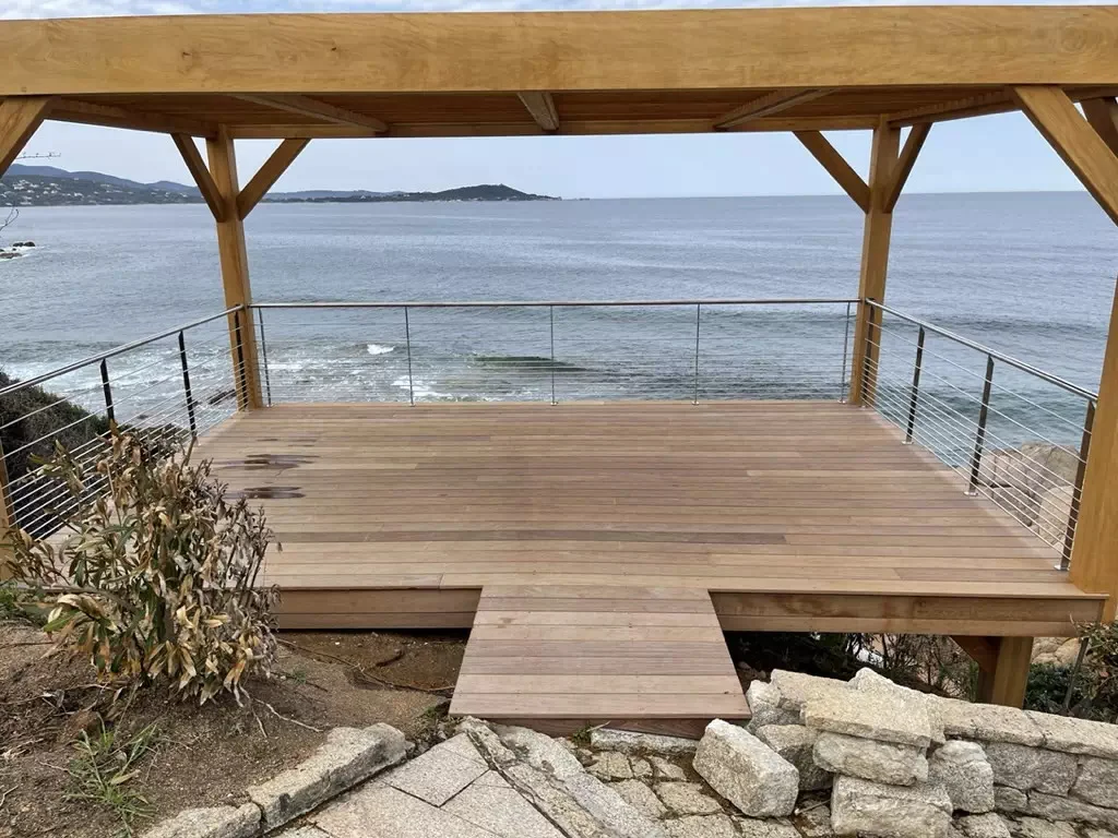 Terrasse en bord de mer
