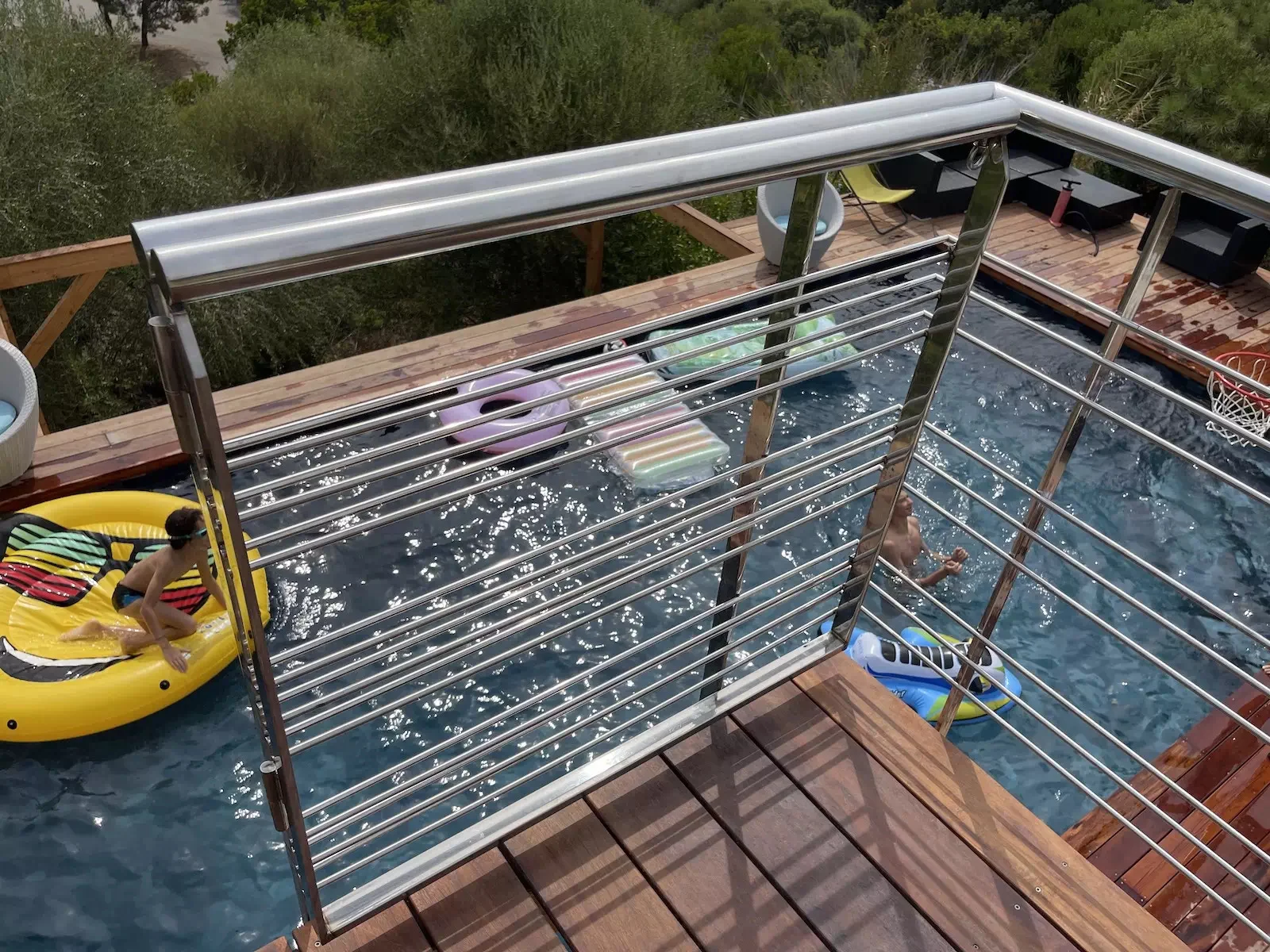 Garde-corps sur terrasse en bois