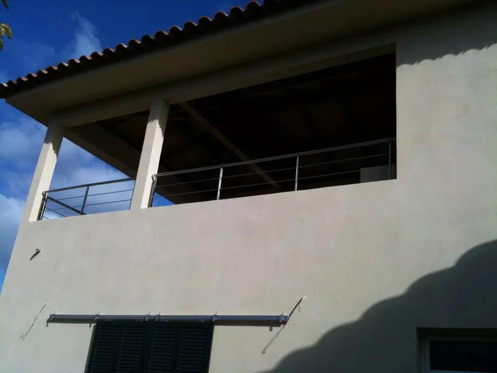 Garde-corps sur muret de balcon